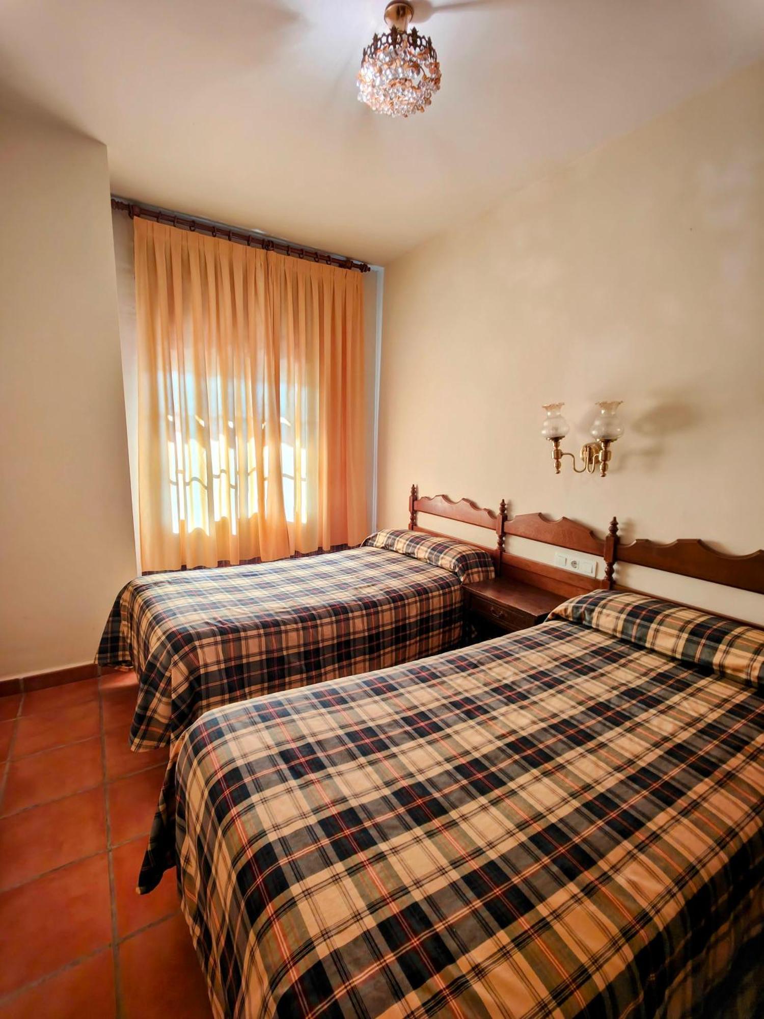 Hostal Montemayor Montemayor del Rio Εξωτερικό φωτογραφία